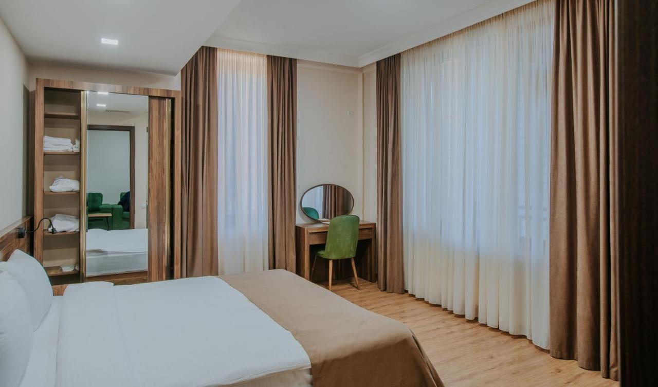 Zuzumbo Resort & Spa Телави Екстериор снимка
