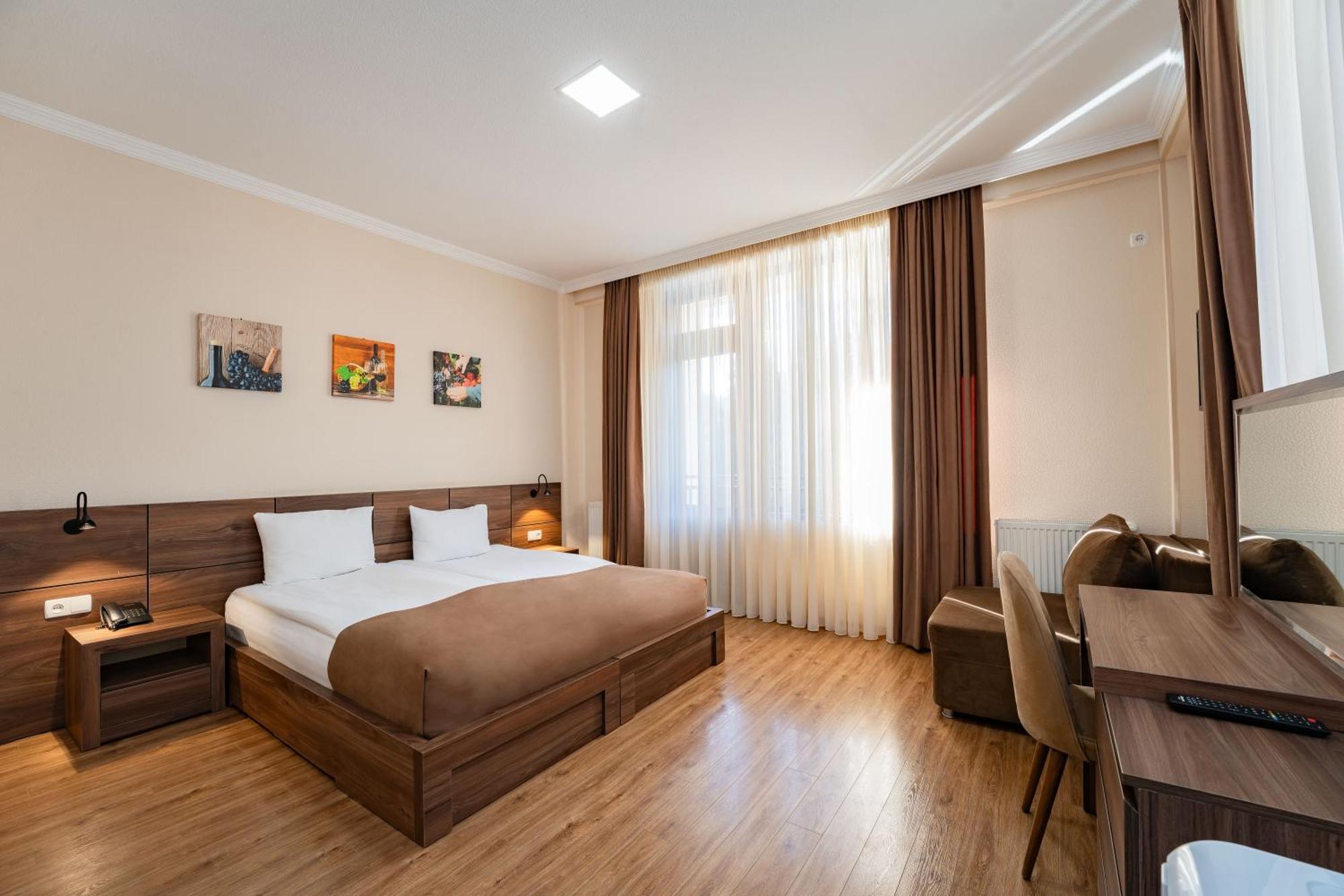 Zuzumbo Resort & Spa Телави Екстериор снимка