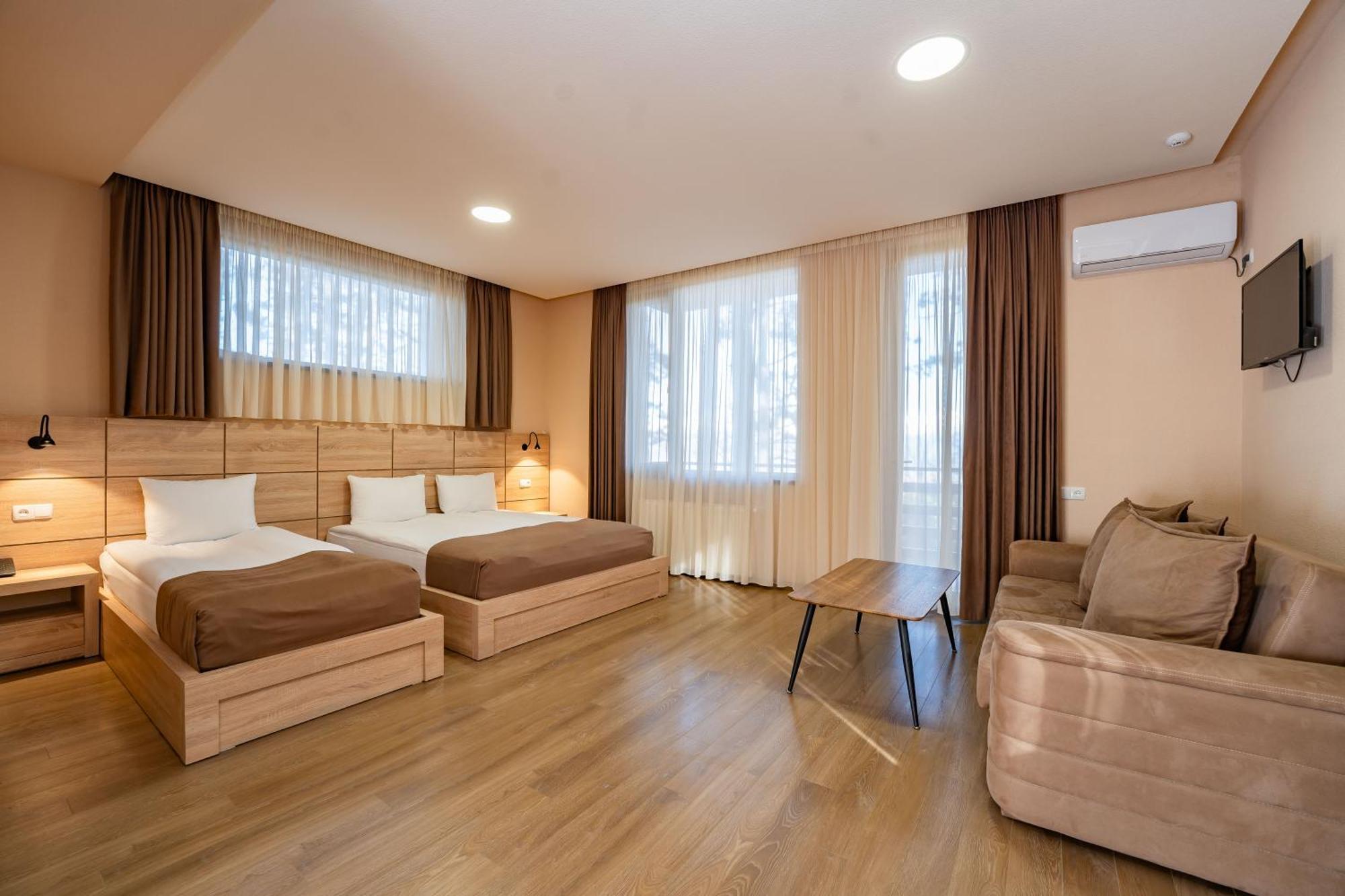 Zuzumbo Resort & Spa Телави Екстериор снимка
