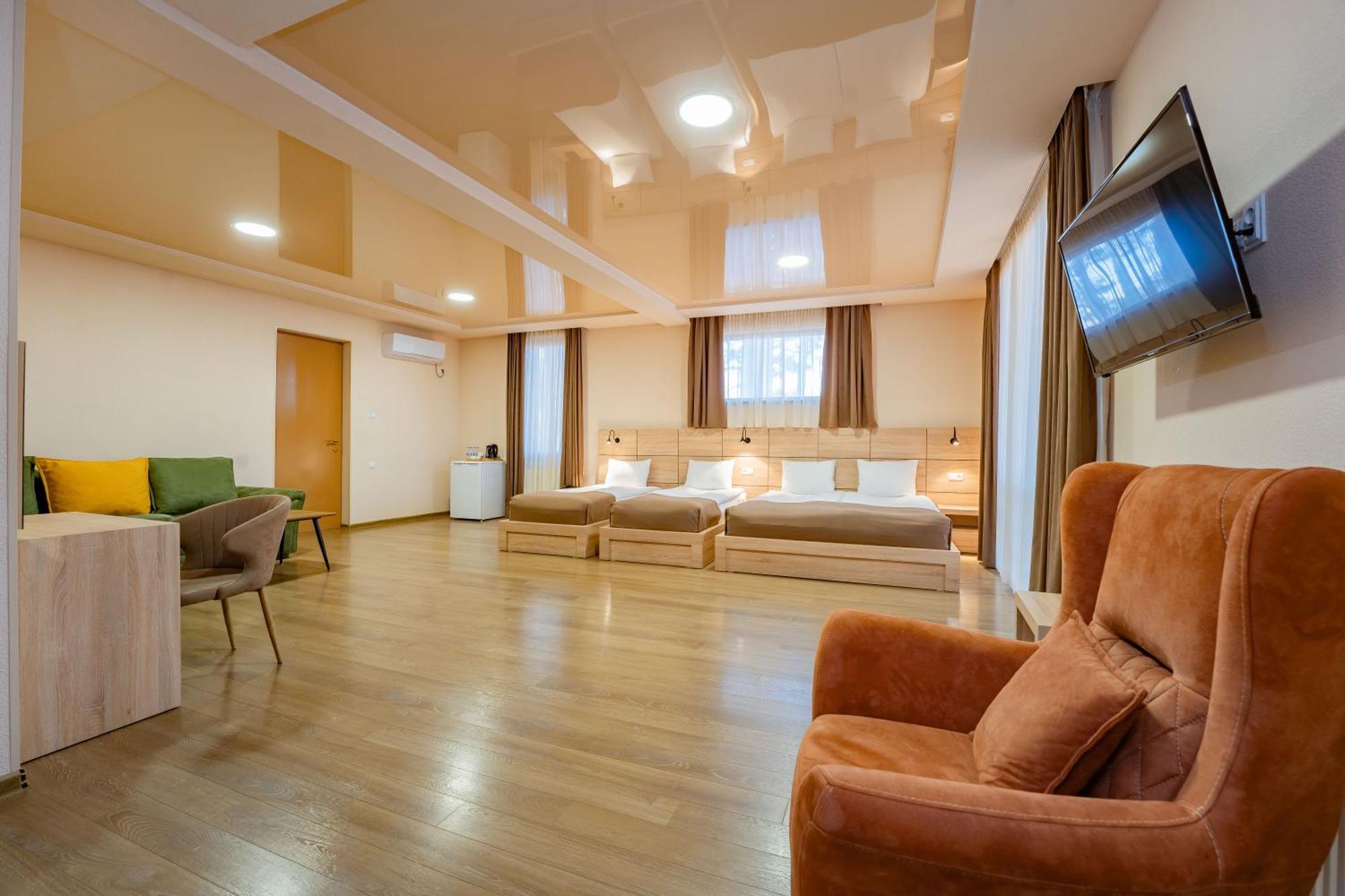 Zuzumbo Resort & Spa Телави Екстериор снимка